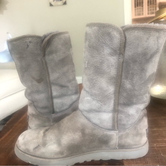 UGG boots, women's size 8 - Picture 2 of 9